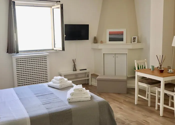 Dante 2 לינה וארוחת בוקר 3*