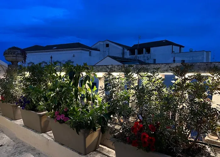 לינה וארוחת בוקר Dante 2 3*