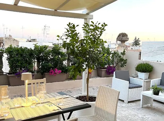 לינה וארוחת בוקר Dante 2 3*